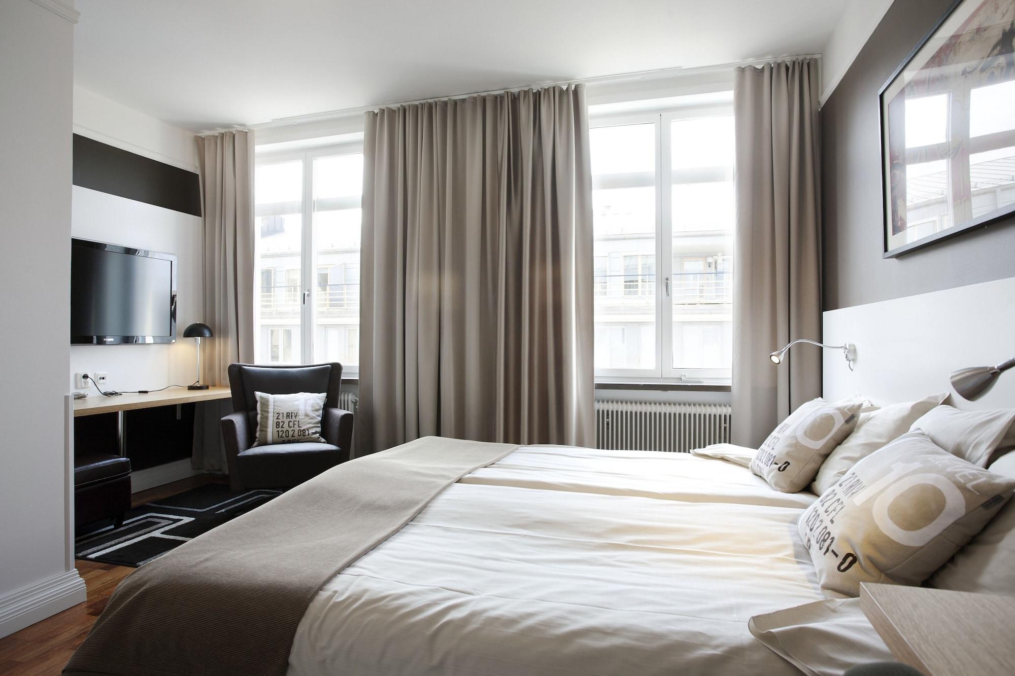 Hotel Oerebro Екстер'єр фото