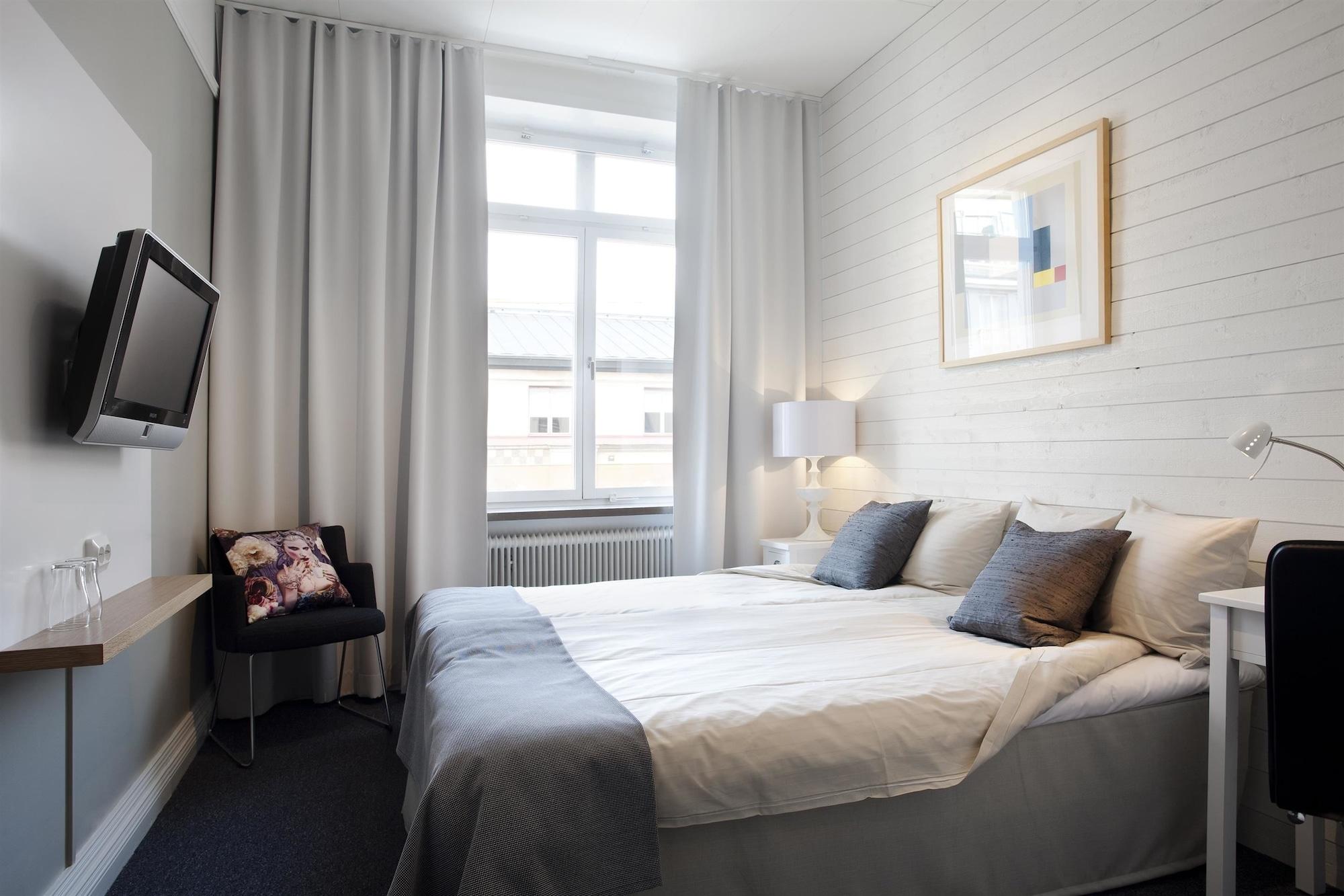 Hotel Oerebro Екстер'єр фото