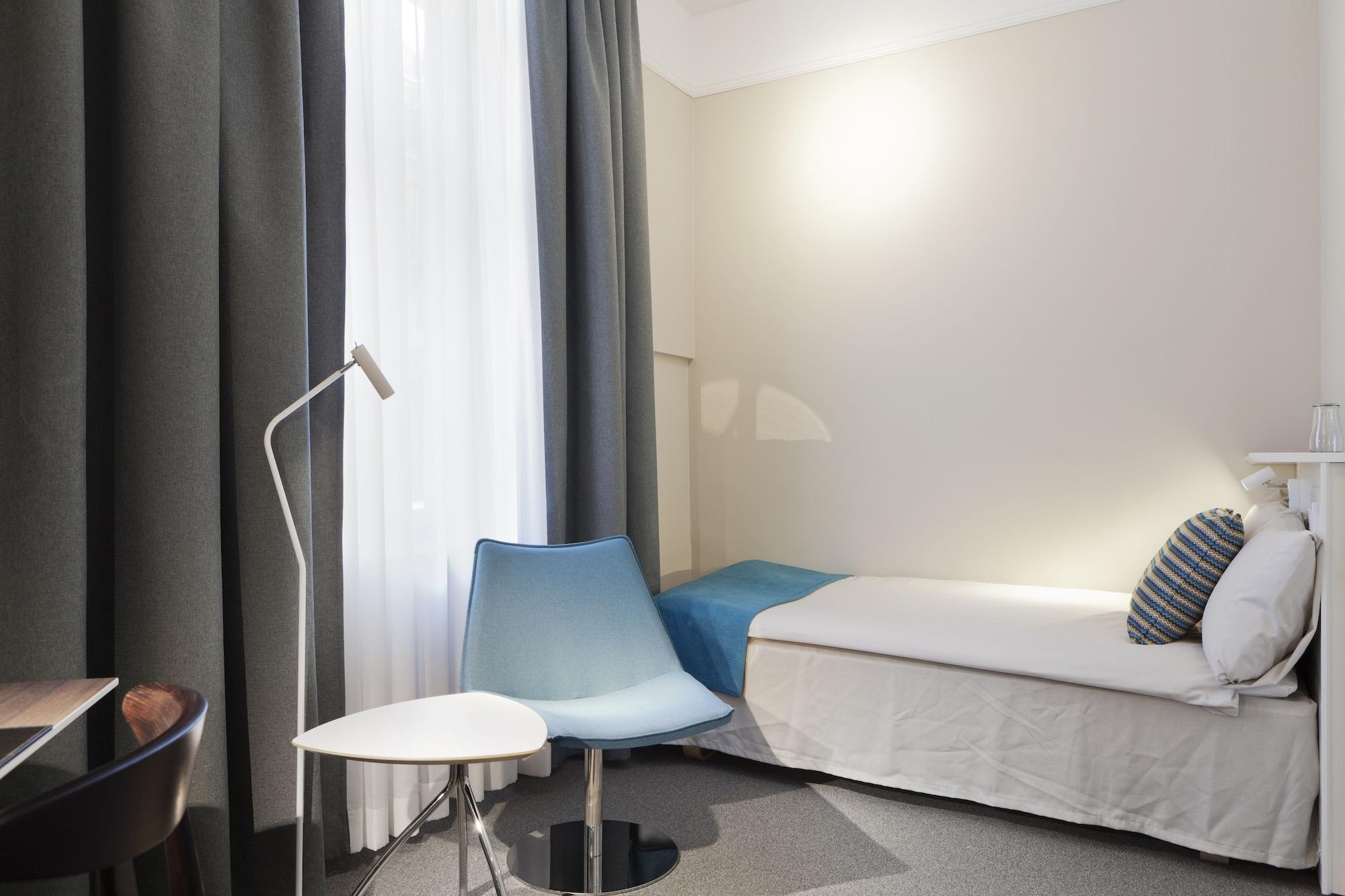 Hotel Oerebro Екстер'єр фото