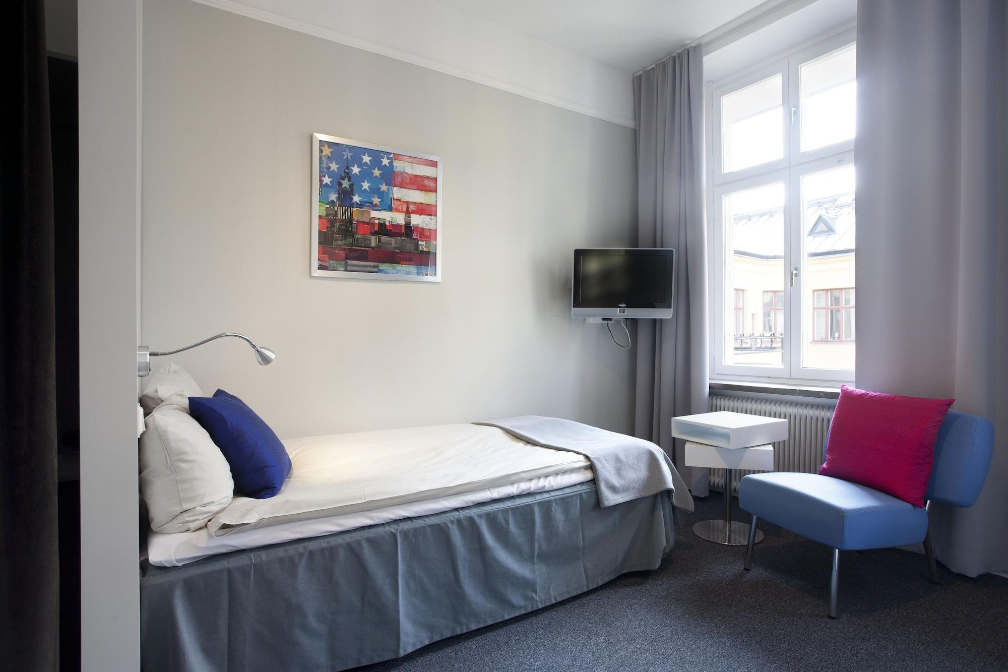Hotel Oerebro Екстер'єр фото
