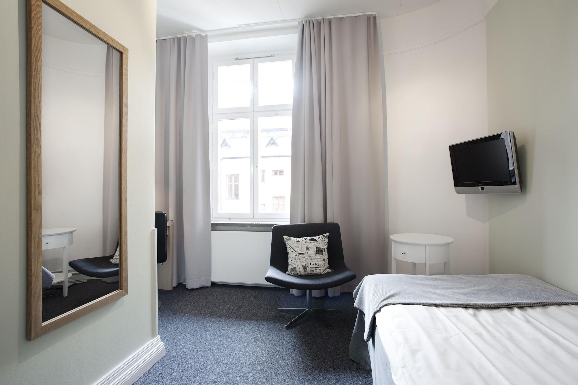 Hotel Oerebro Екстер'єр фото