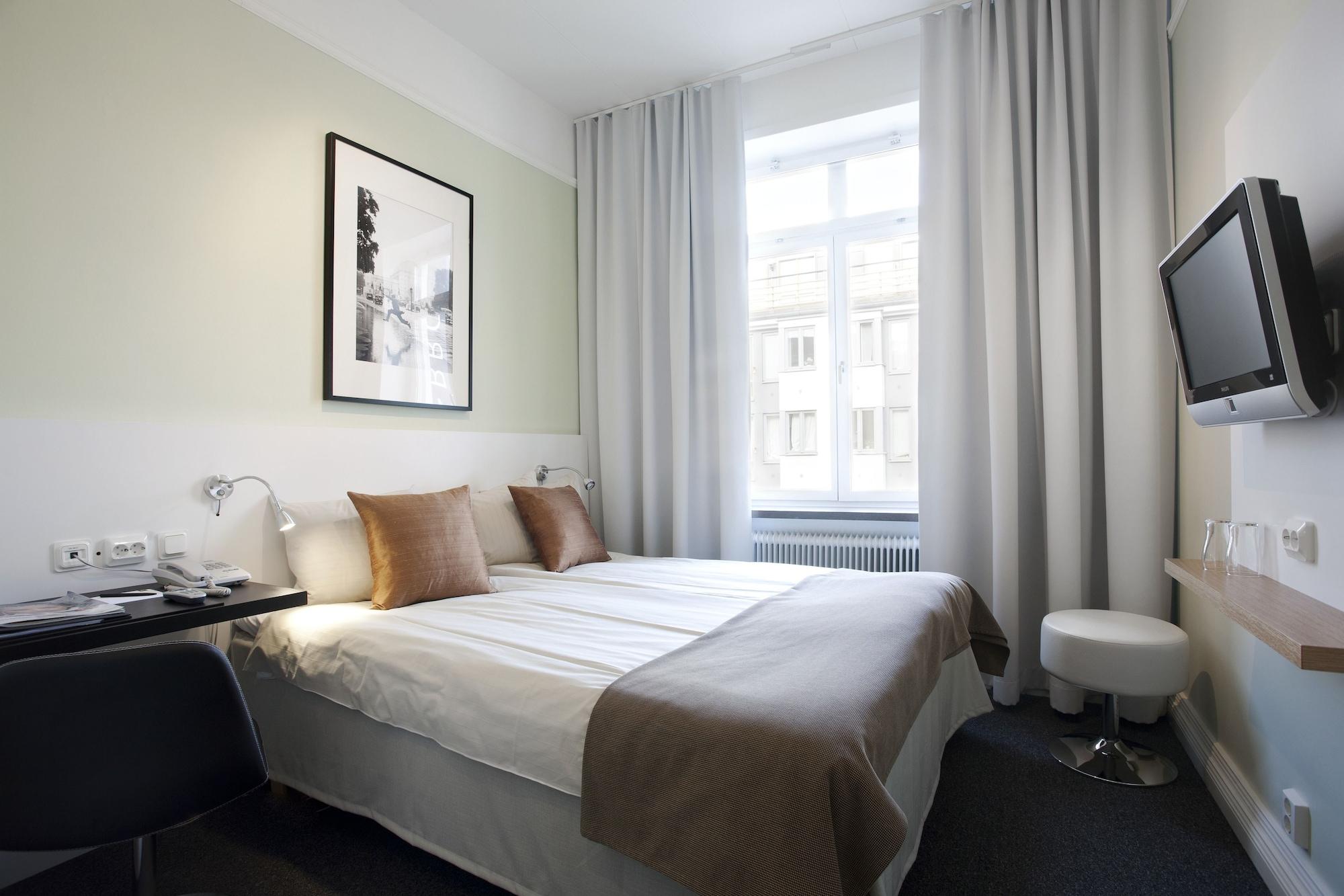 Hotel Oerebro Екстер'єр фото