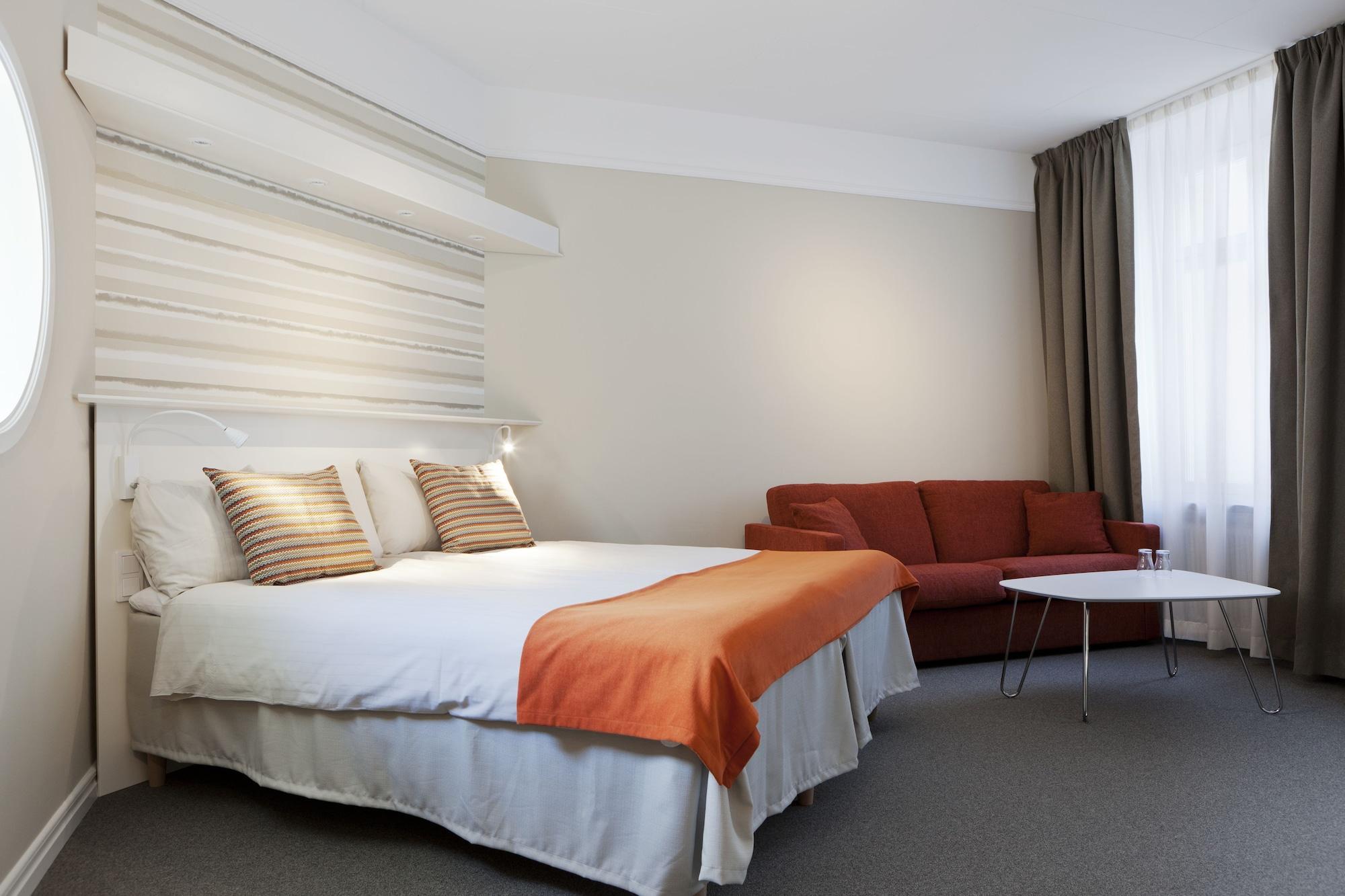 Hotel Oerebro Екстер'єр фото