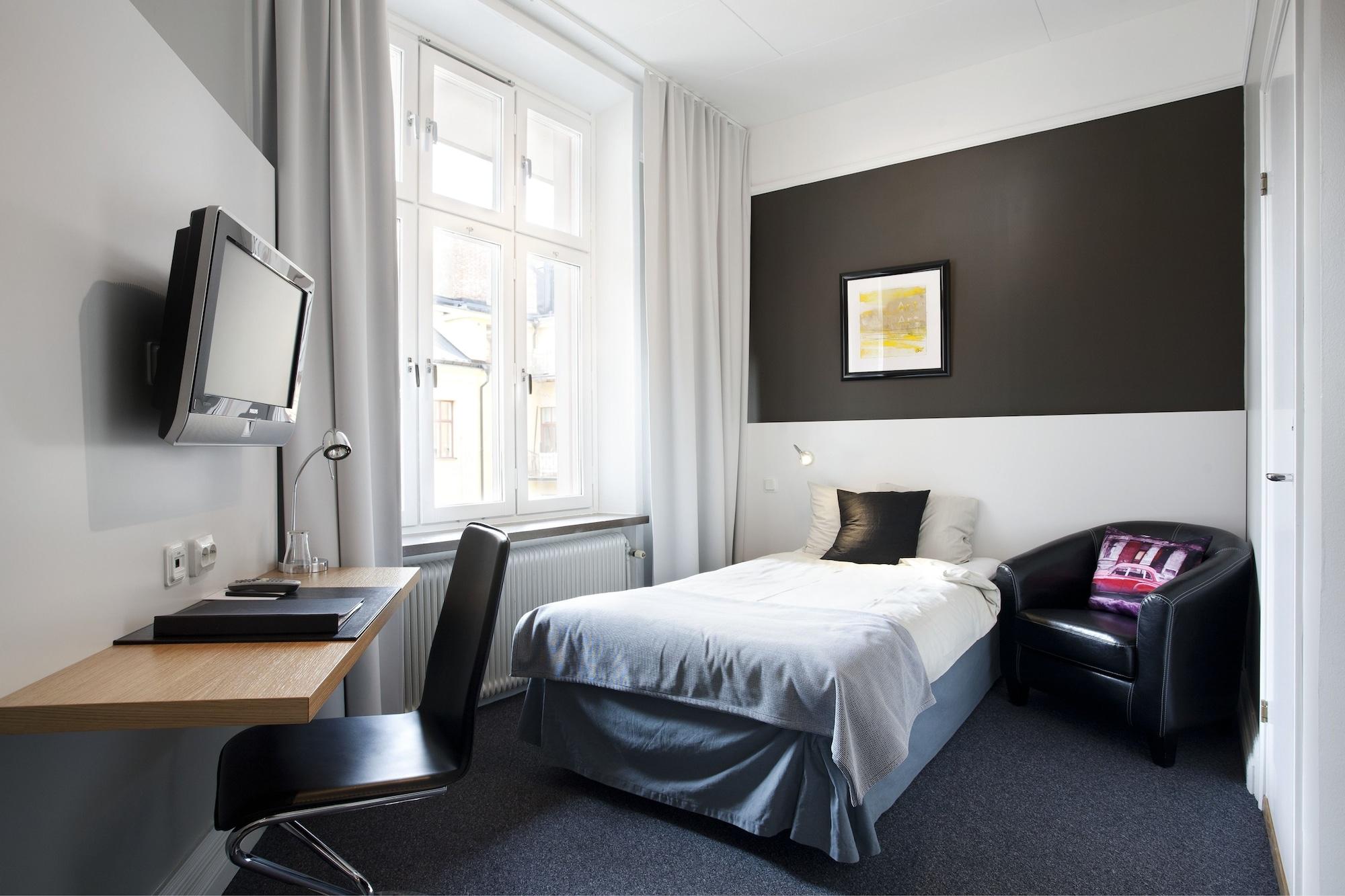 Hotel Oerebro Екстер'єр фото