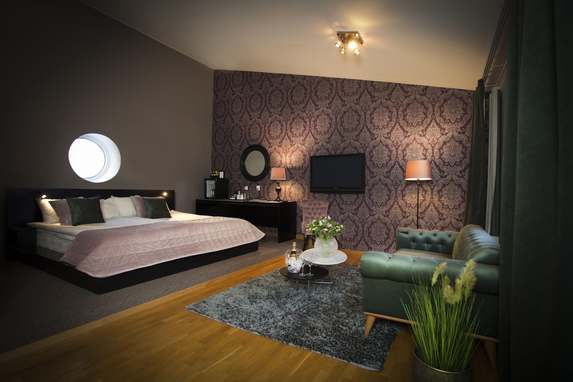 Hotel Oerebro Екстер'єр фото
