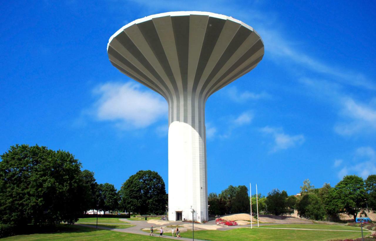 Hotel Oerebro Екстер'єр фото